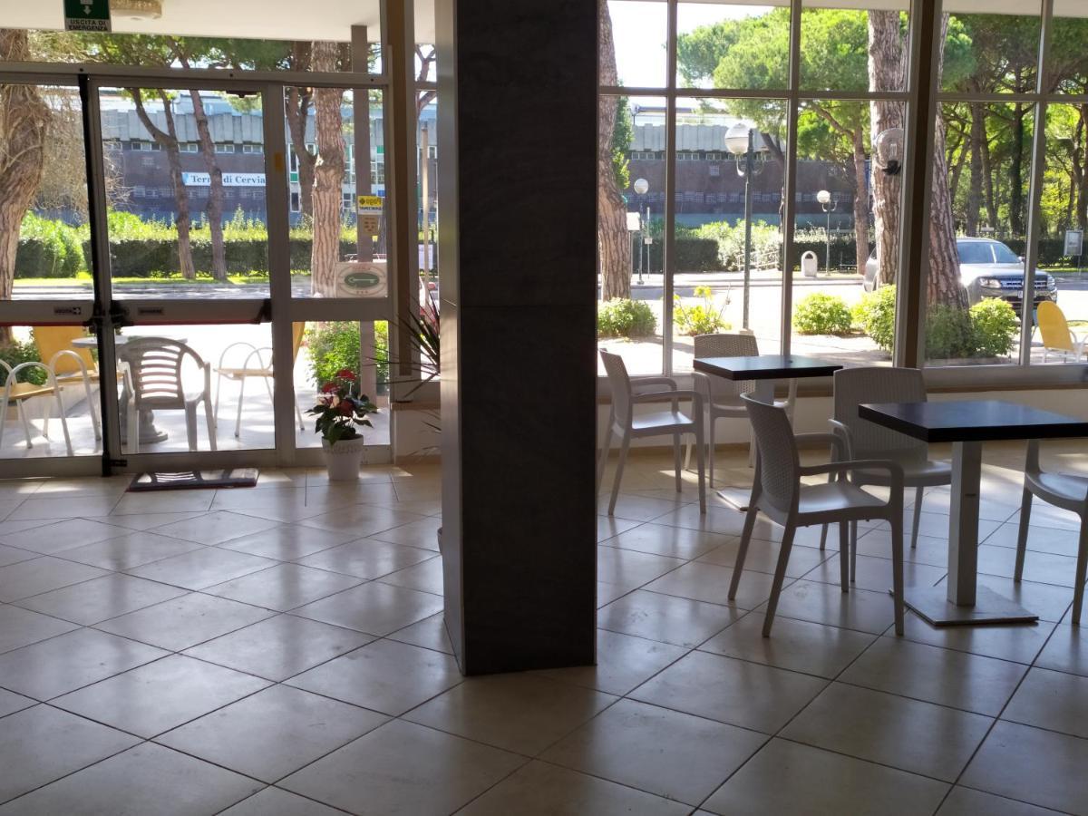 Hotel Madonna Del Pino Cervia Exterior photo