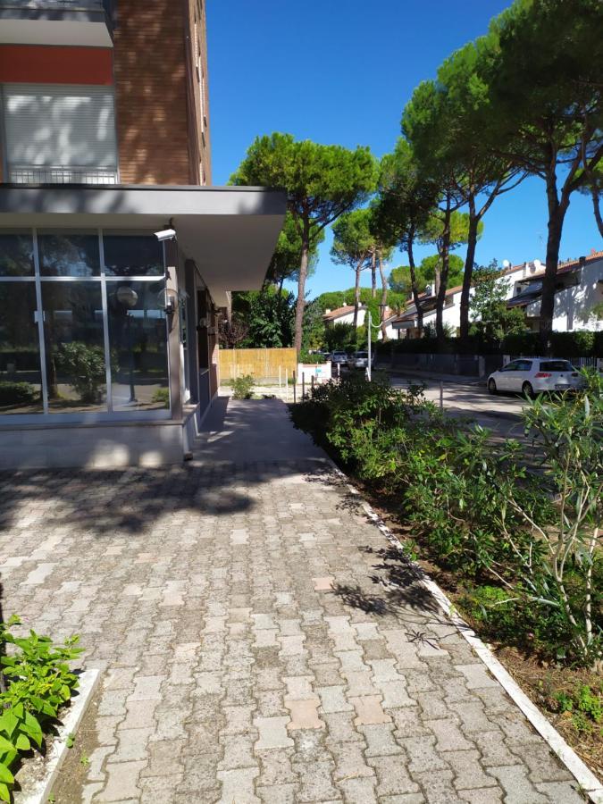 Hotel Madonna Del Pino Cervia Exterior photo