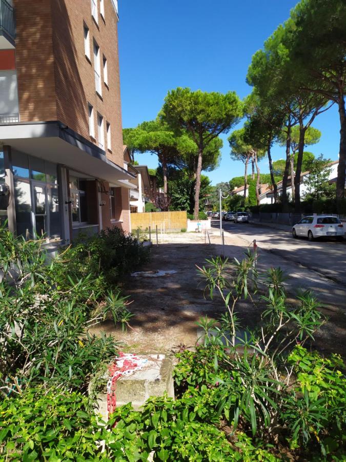 Hotel Madonna Del Pino Cervia Exterior photo