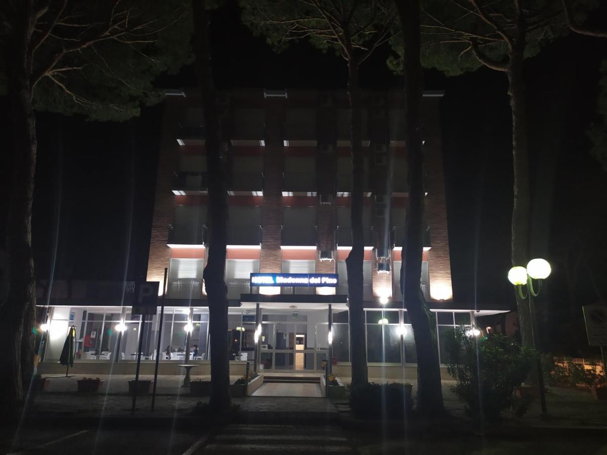 Hotel Madonna Del Pino Cervia Exterior photo